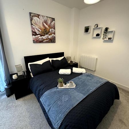 Cozy Bracknell Apartment With Modern Amenities Экстерьер фото
