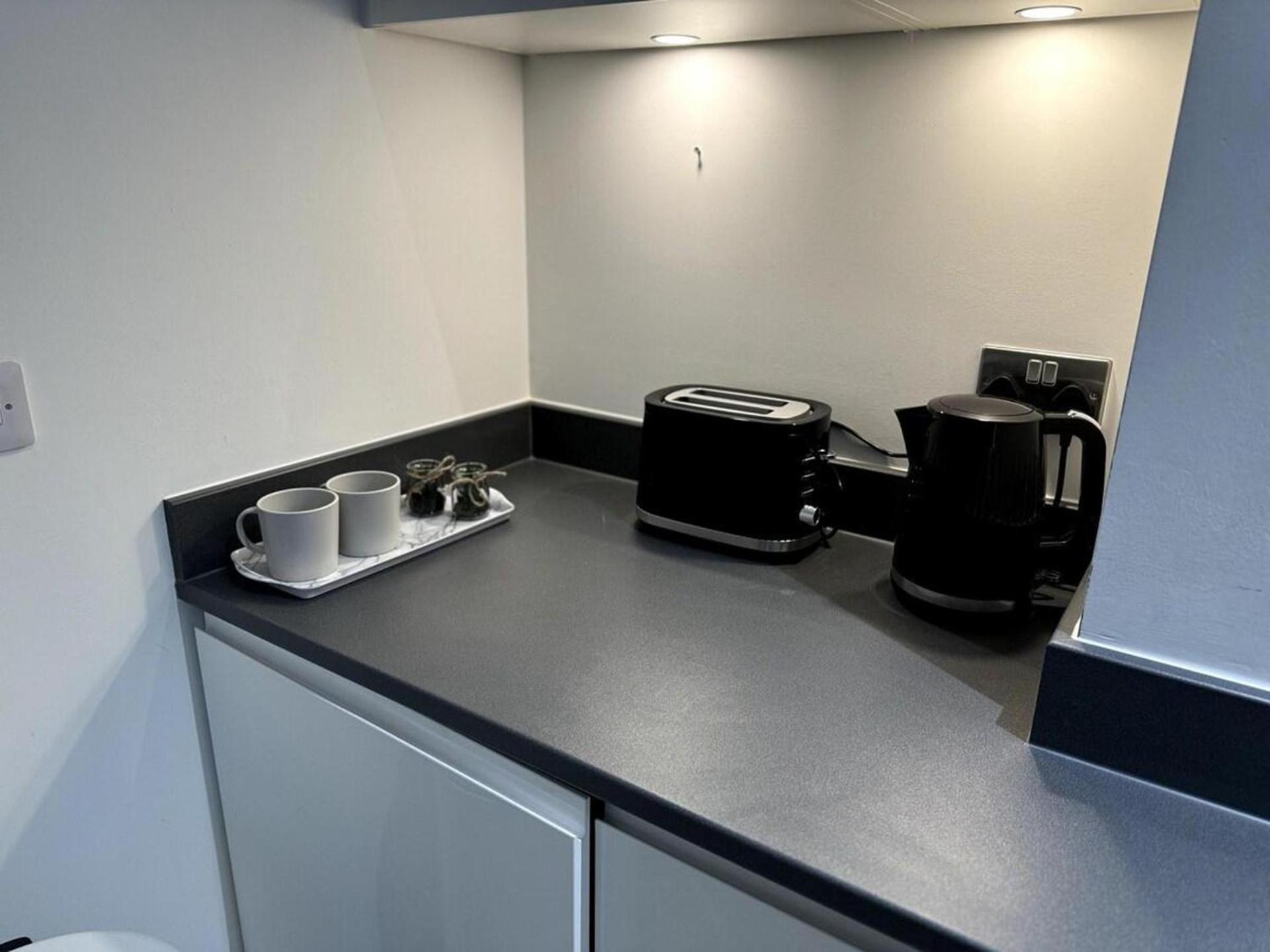 Cozy Bracknell Apartment With Modern Amenities Экстерьер фото