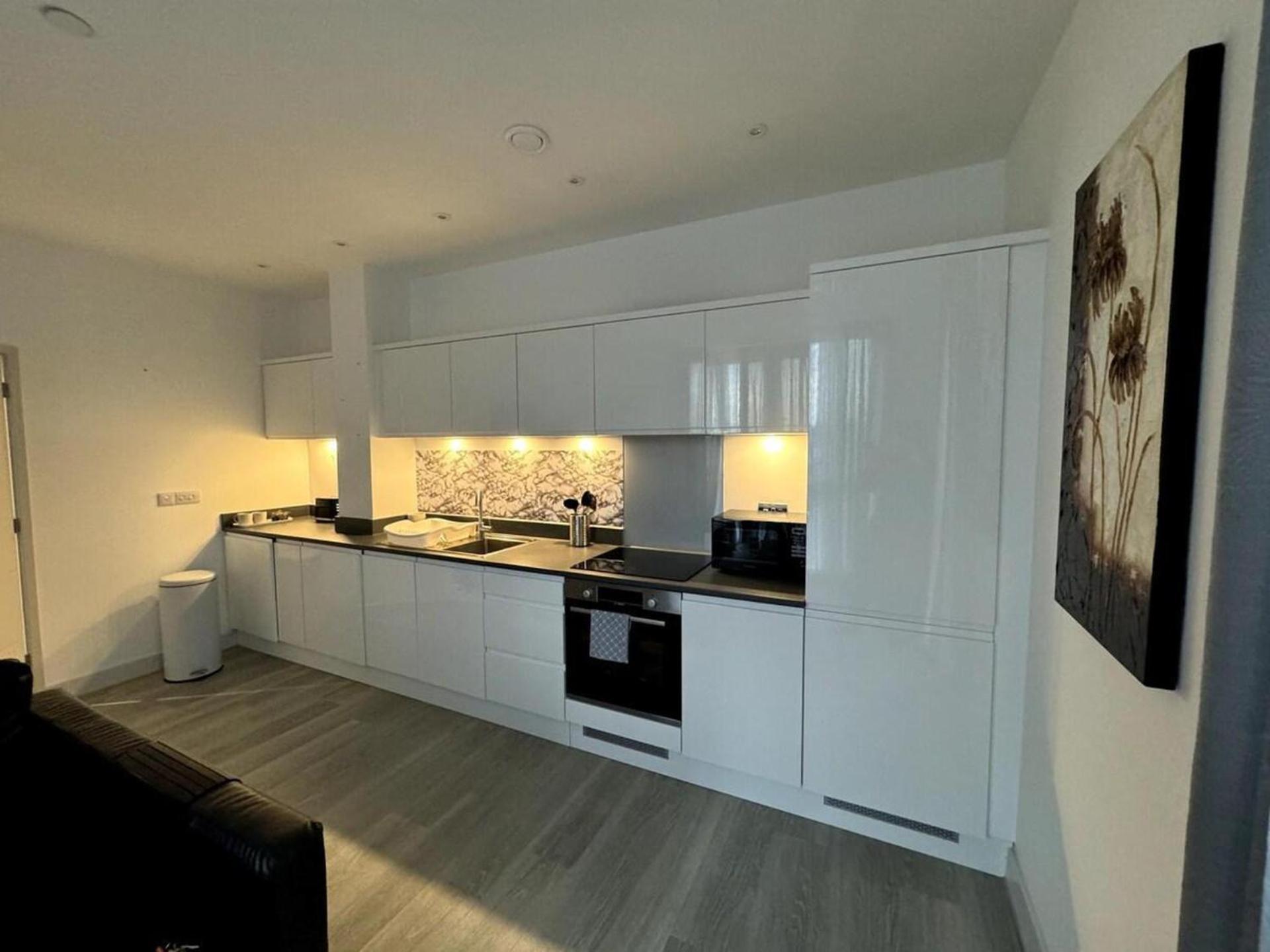 Cozy Bracknell Apartment With Modern Amenities Экстерьер фото