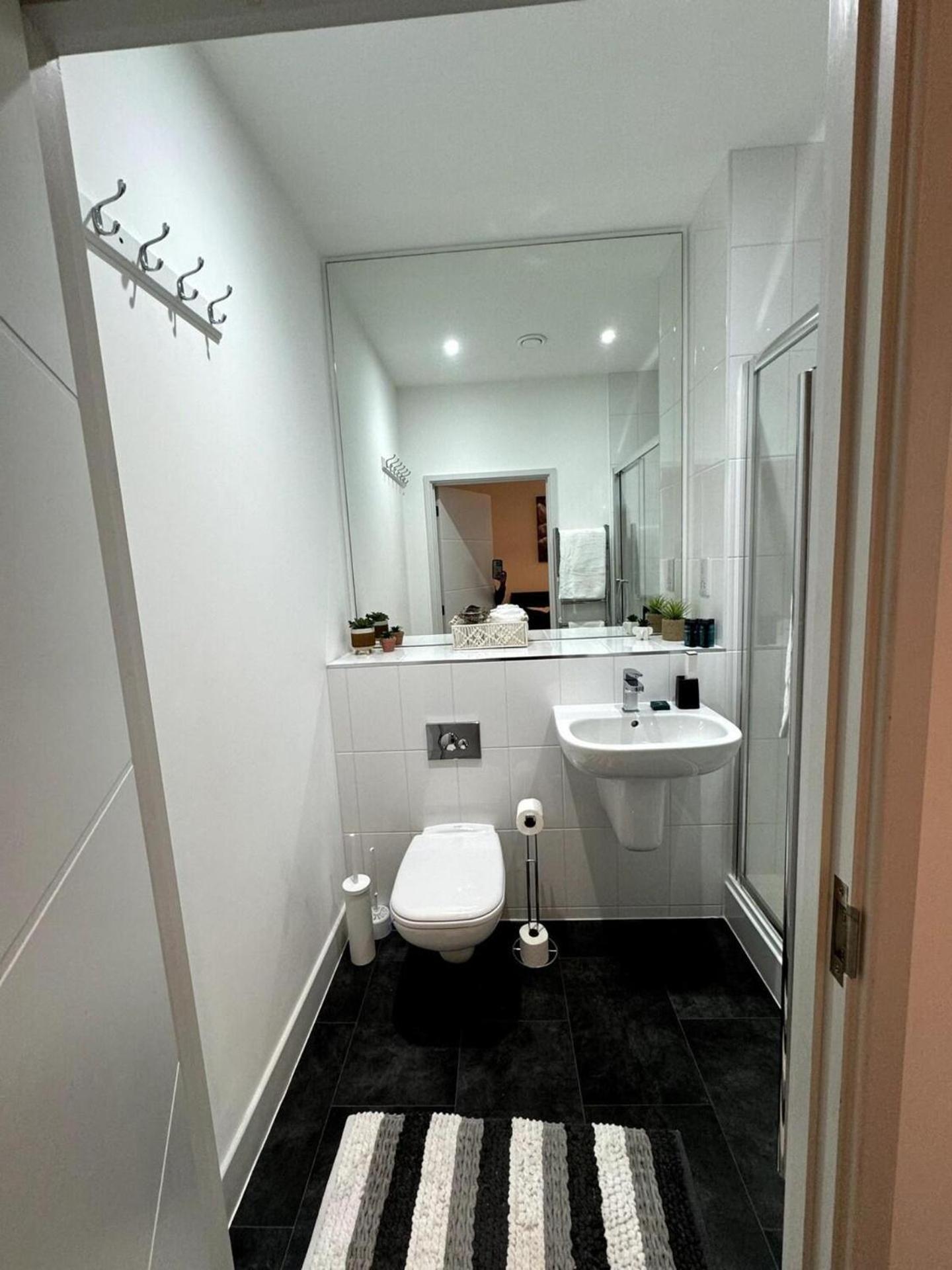 Cozy Bracknell Apartment With Modern Amenities Экстерьер фото